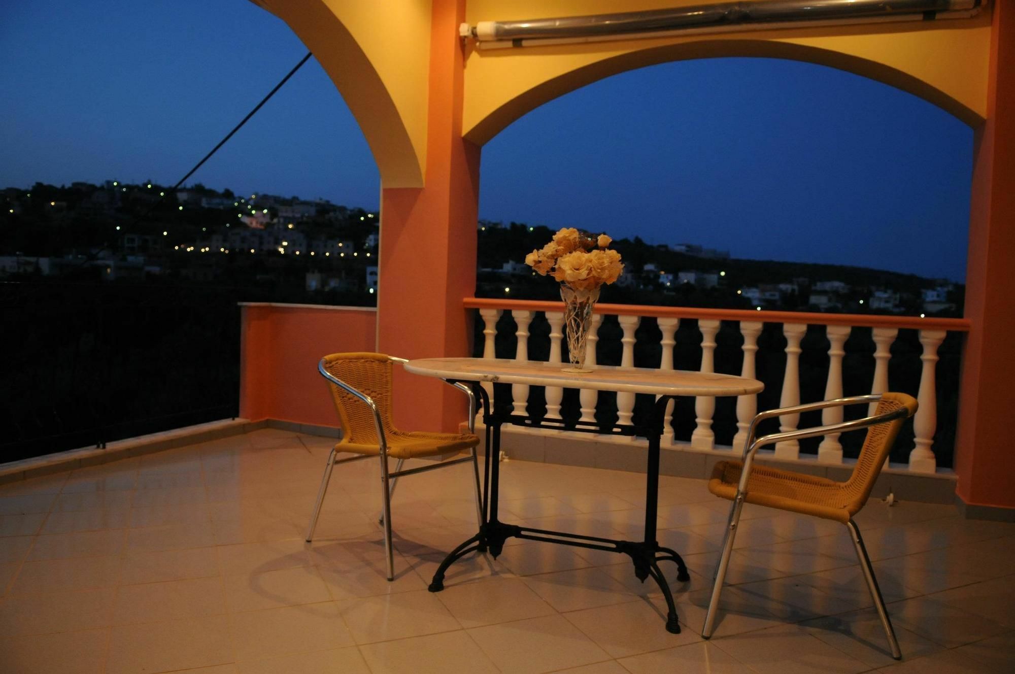 Mavrovoúnion Sofia Apartments מראה חיצוני תמונה